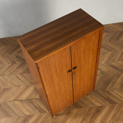 ヴィンテージ ワードローブ