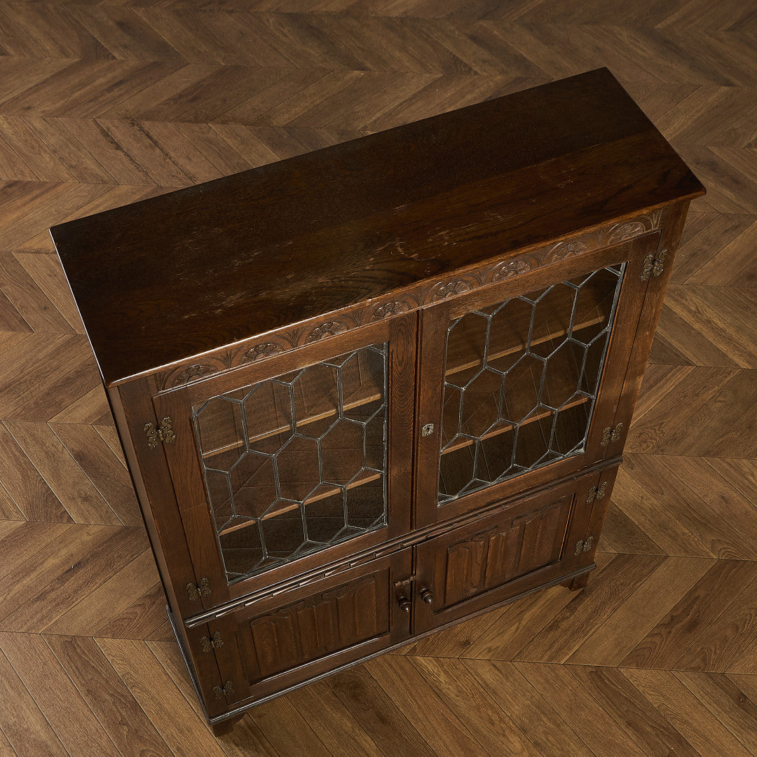 ガラス キャビネット