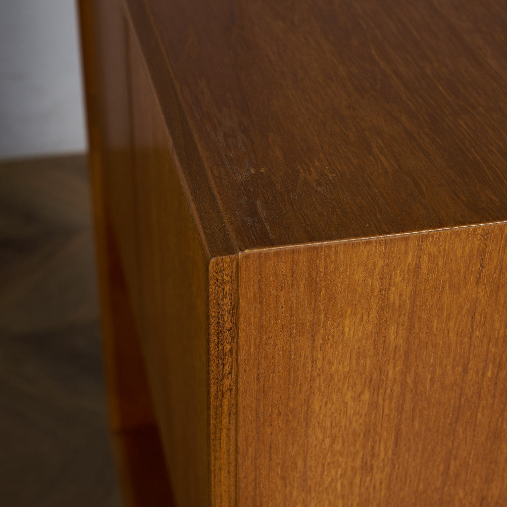 Form FIVE ヴィンテージ ブックケース (カスタム アイアン ヘアピンレッグ)