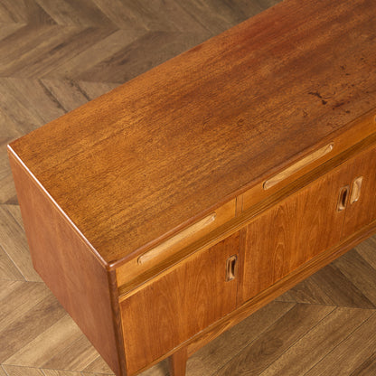 Fresco ヴィンテージ 脚付き サイドボード (4072)