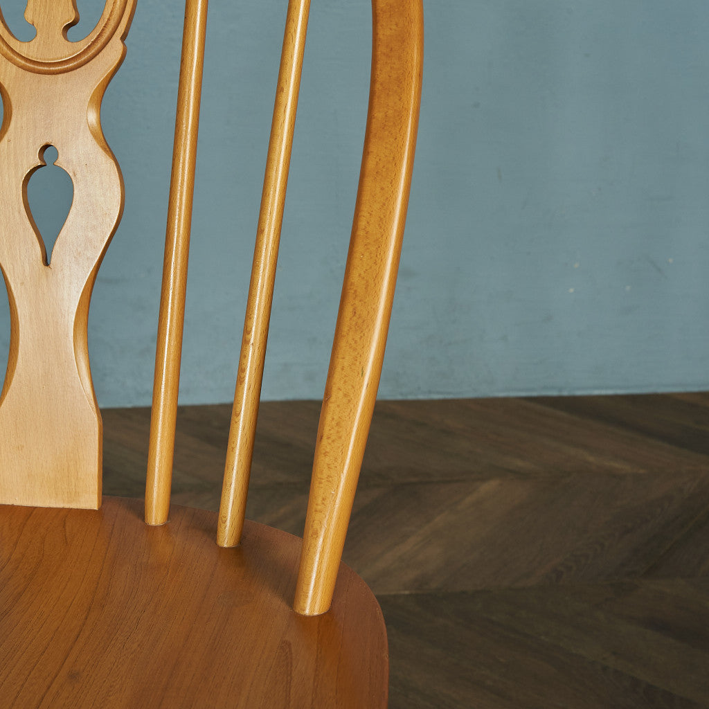 シスルバックチェア / ラウンドメタルラベル