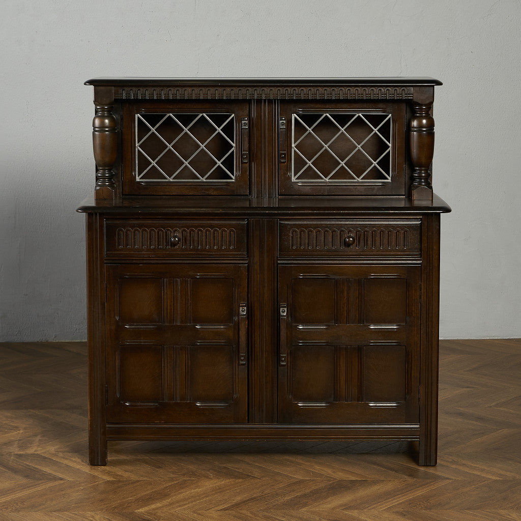 英国 クラシック コートカップボード