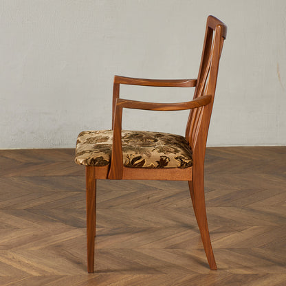 スラットバックチェア