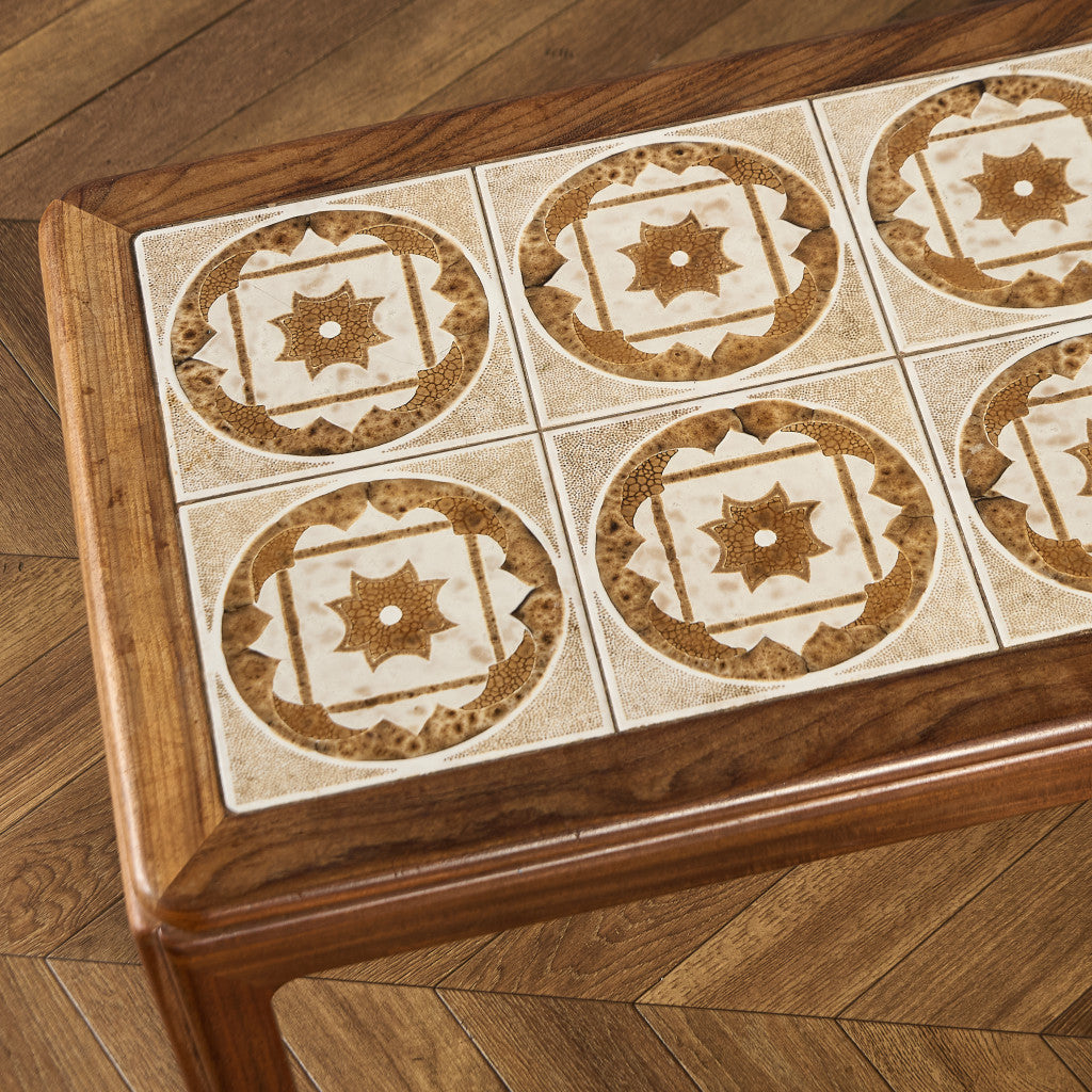 タイルトップ コーヒーテーブル