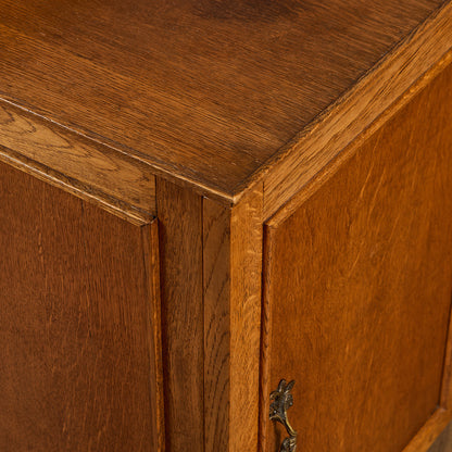 英国 クラシック ベッドサイド キャビネット