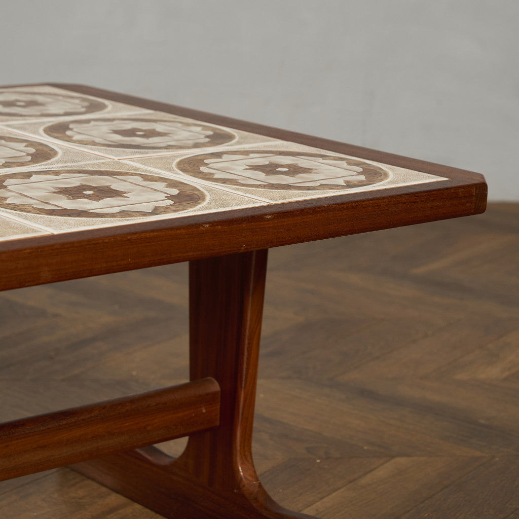 タイルトップ コーヒーテーブル