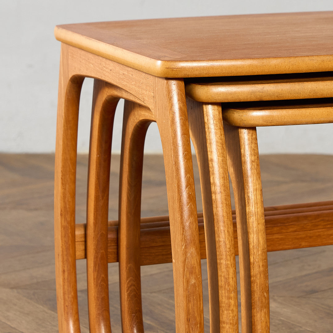 Burlington ネストテーブル