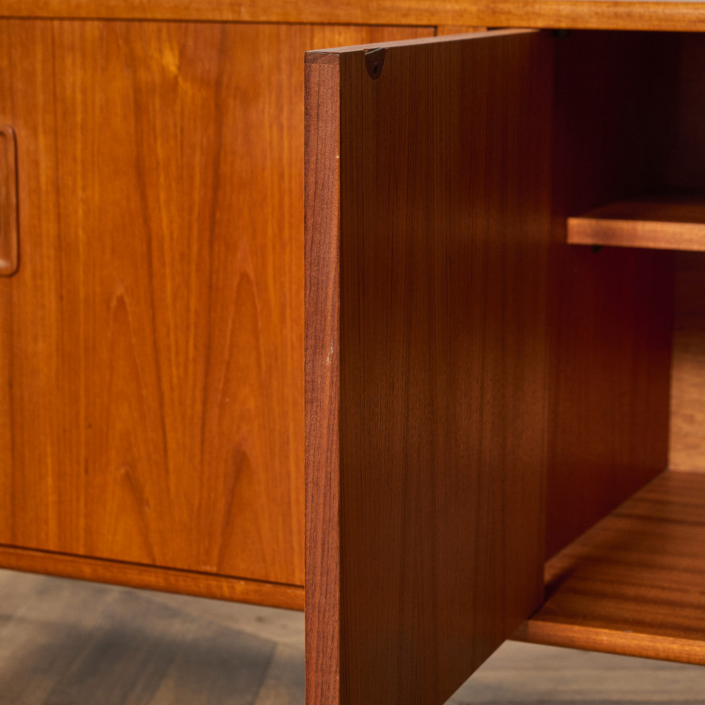 Fresco ヴィンテージ サイドボード カスタム アイアン ヘアピンレッグ