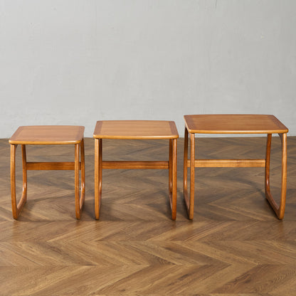 Burlington ネストテーブル