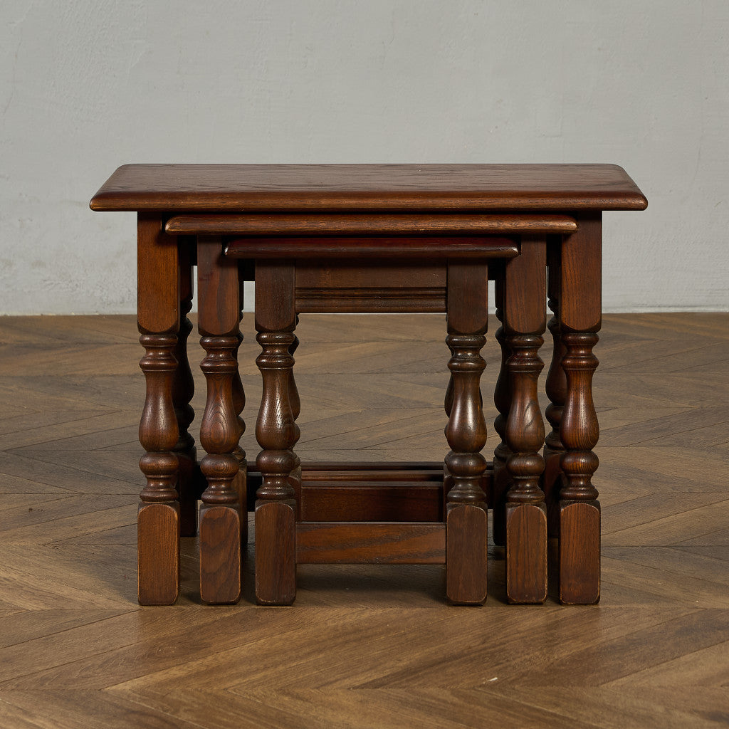 ネストテーブル