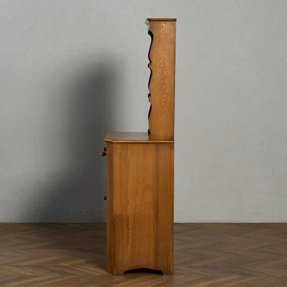 L. Marcus Ltd.  ウェルシュドレッサー 食器棚