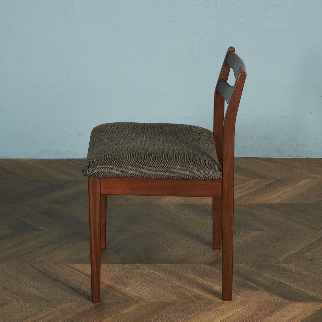 ヴィンテージ ダイニングチェア / 座面張替え済み (LUUM)