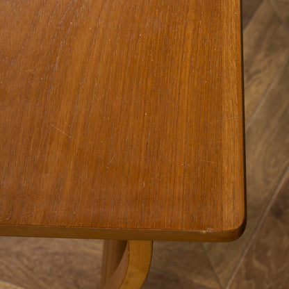 ネストテーブル