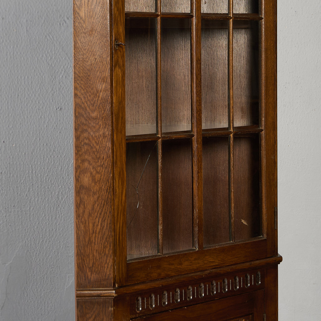 英国 クラシック オーク コーナーキャビネット