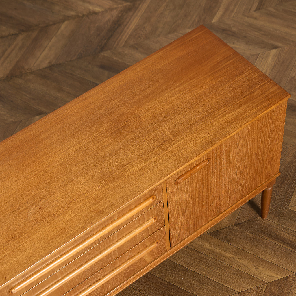 イギリス ヴィンテージ サイドボード