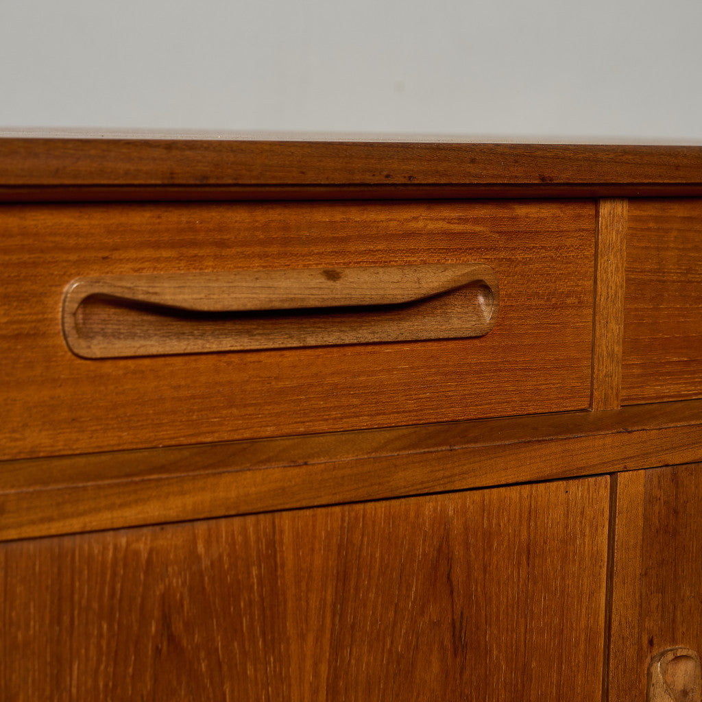 Fresco ヴィンテージ 脚付き サイドボード (4072)