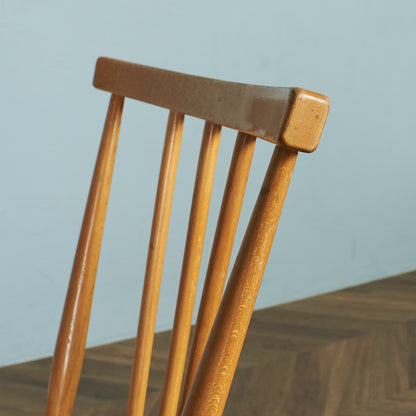 スティックバックチェア