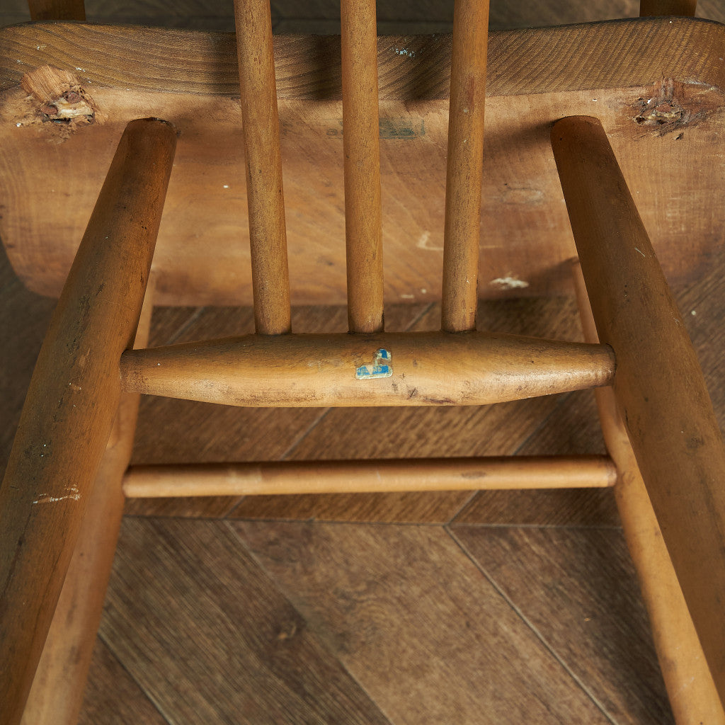 スティックバックチェア