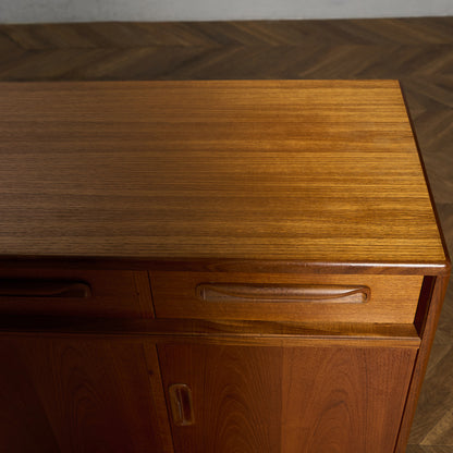 Fresco ヴィンテージ 脚付き サイドボード (4072)