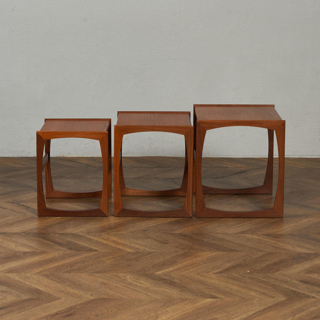 Quadrille ヴィンテージ ネストテーブル