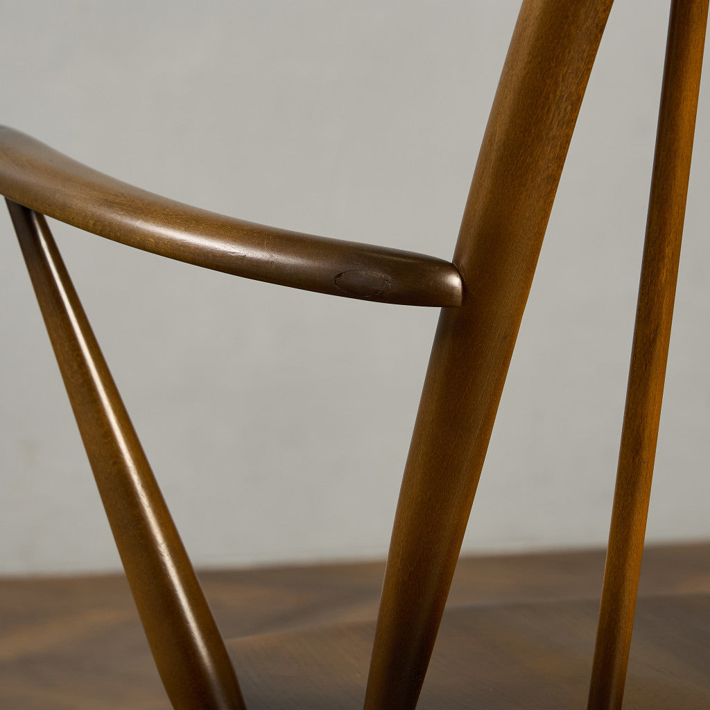 ヴィンテージ クエーカー アームチェア ラウンドゴールドラベル