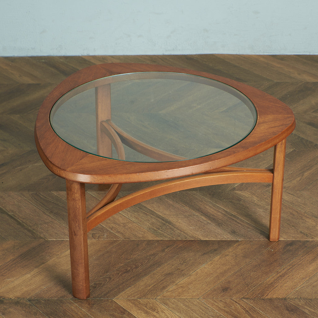 ヴィンテージ トライアングル ガラストップテーブル