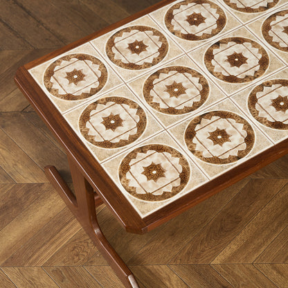 タイルトップ コーヒーテーブル