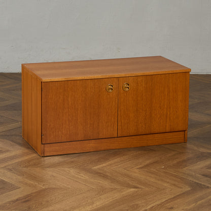 英国 ヴィンテージ キャビネット