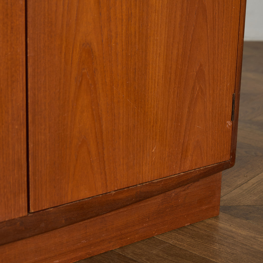 Fresco 2ドア ワードローブ (2100D)