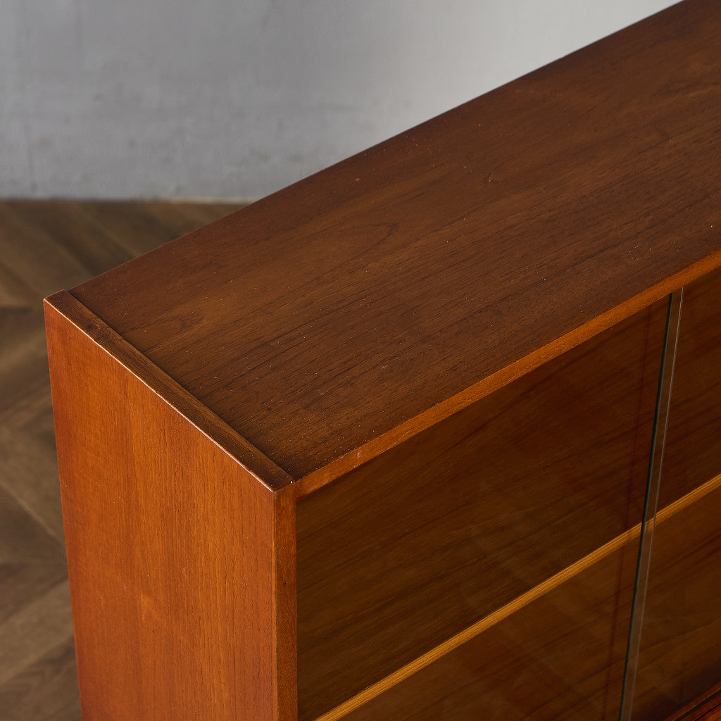 英国 ヴィンテージ ナロー ガラス ブックケース 食器棚