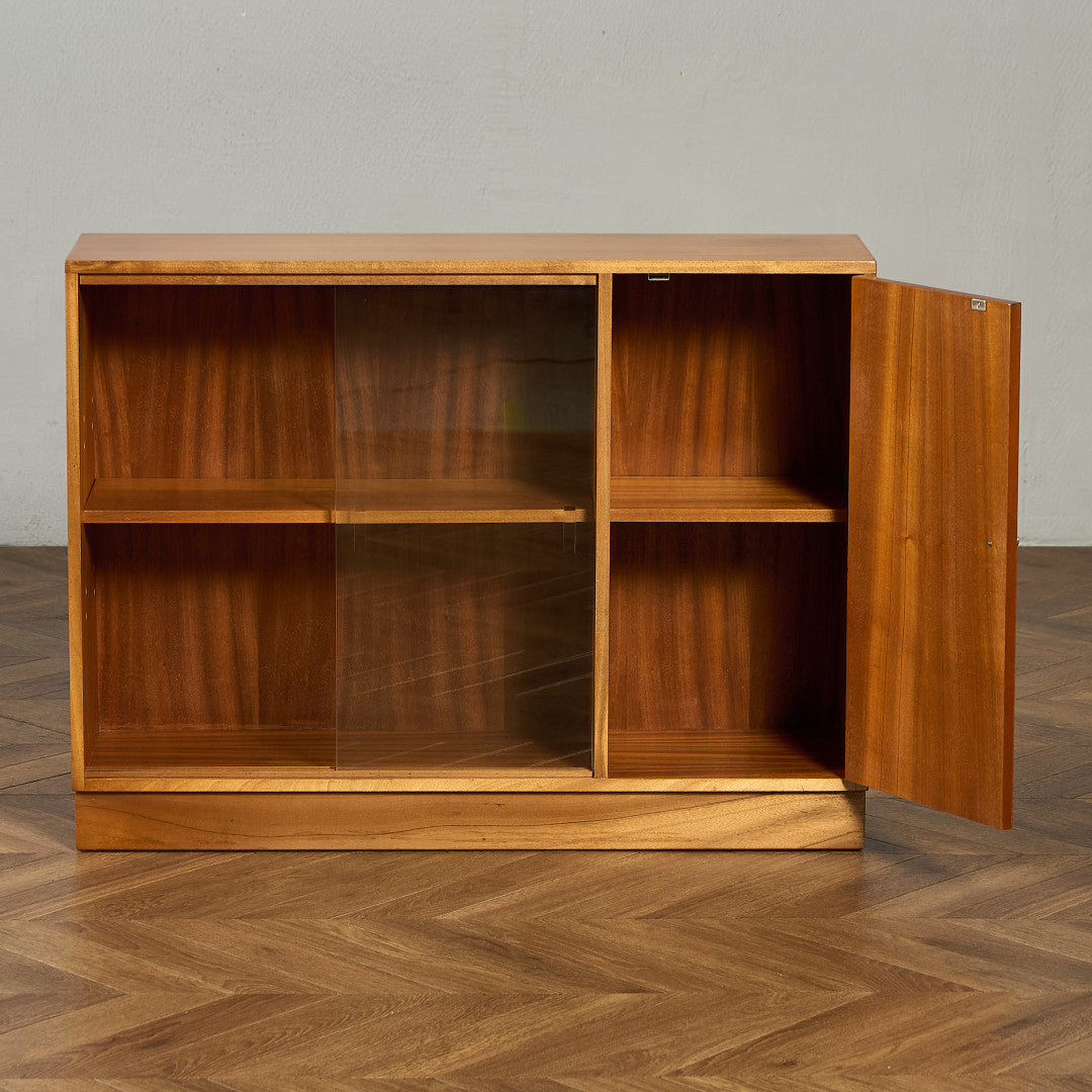 Cumbrae ヴィンテージ ナロー ガラス ブックケース 食器棚