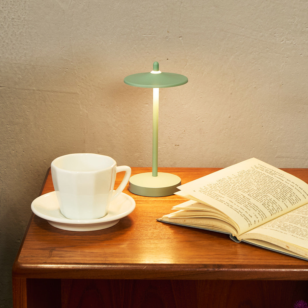 Pala ポータブルランプ / sage green