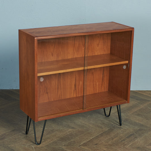 ヴィンテージ ガラスブックケース / カスタム アイアンヘアピンレッグ