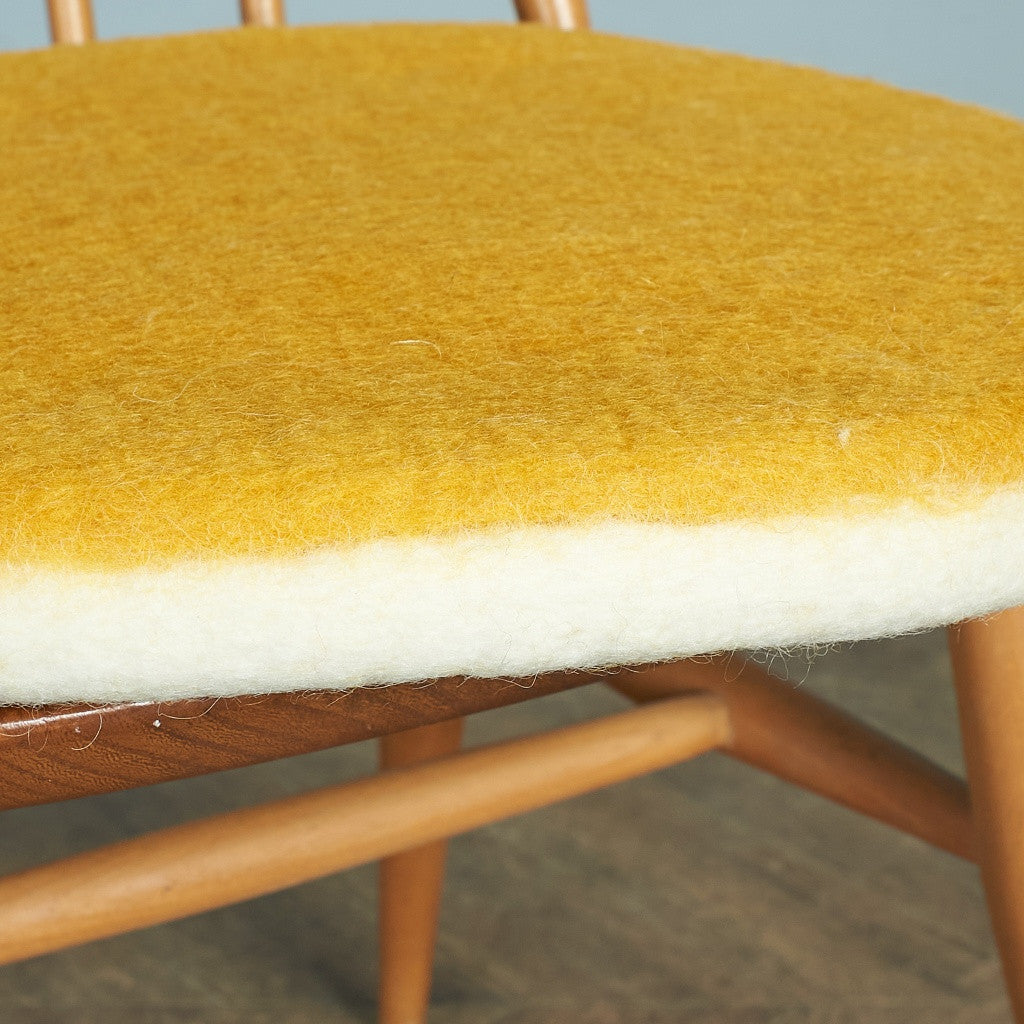 FELT ROUND CUSHION / Yellow × White