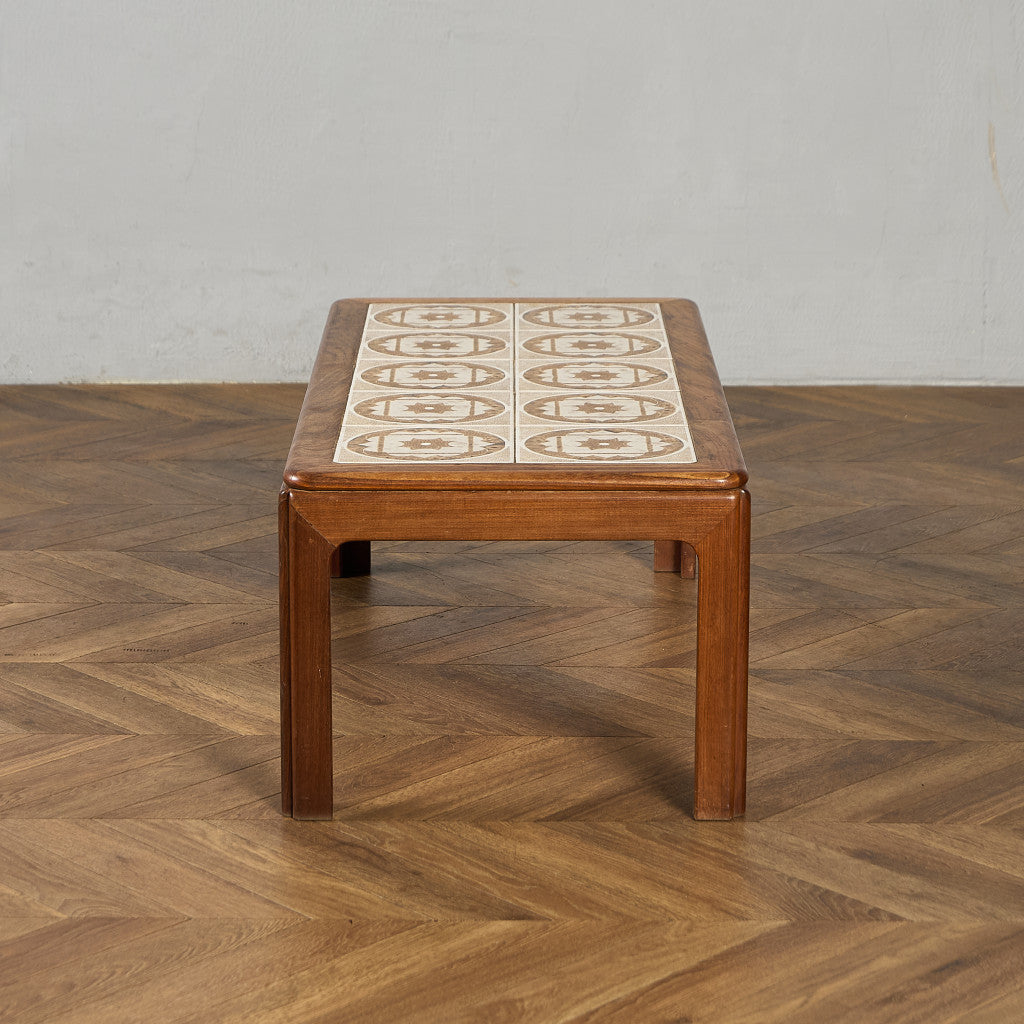 タイルトップ コーヒーテーブル