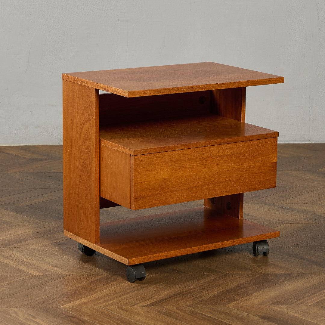 英国 ヴィンテージ ベッドサイド キャビネット