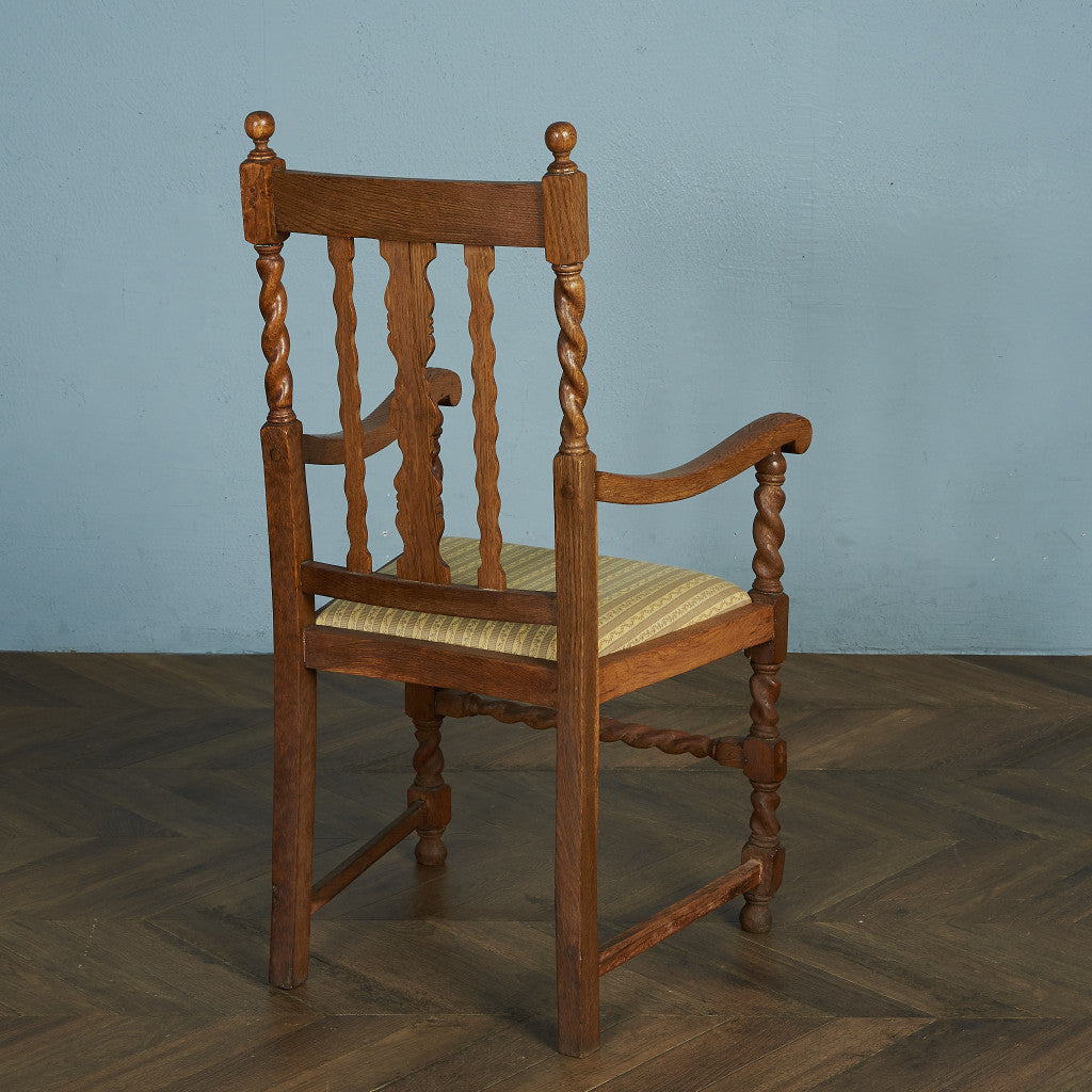 イギリスアンティーク アームチェア ジャコビアン様式動物脚張替済ソファ