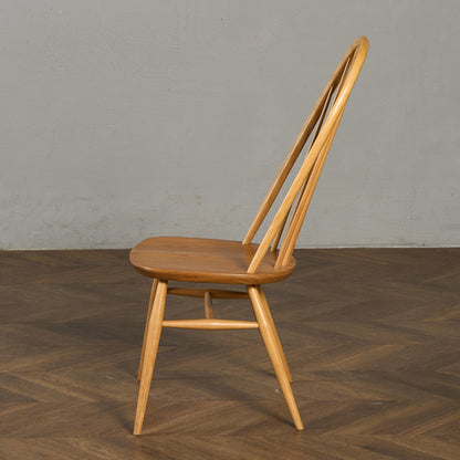 スワンバックチェア ラウンドメタルラベル