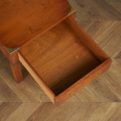 英国ヴィンテージ ベッドサイドキャビネット