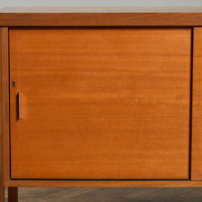 英国 ヴィンテージ キャビネット