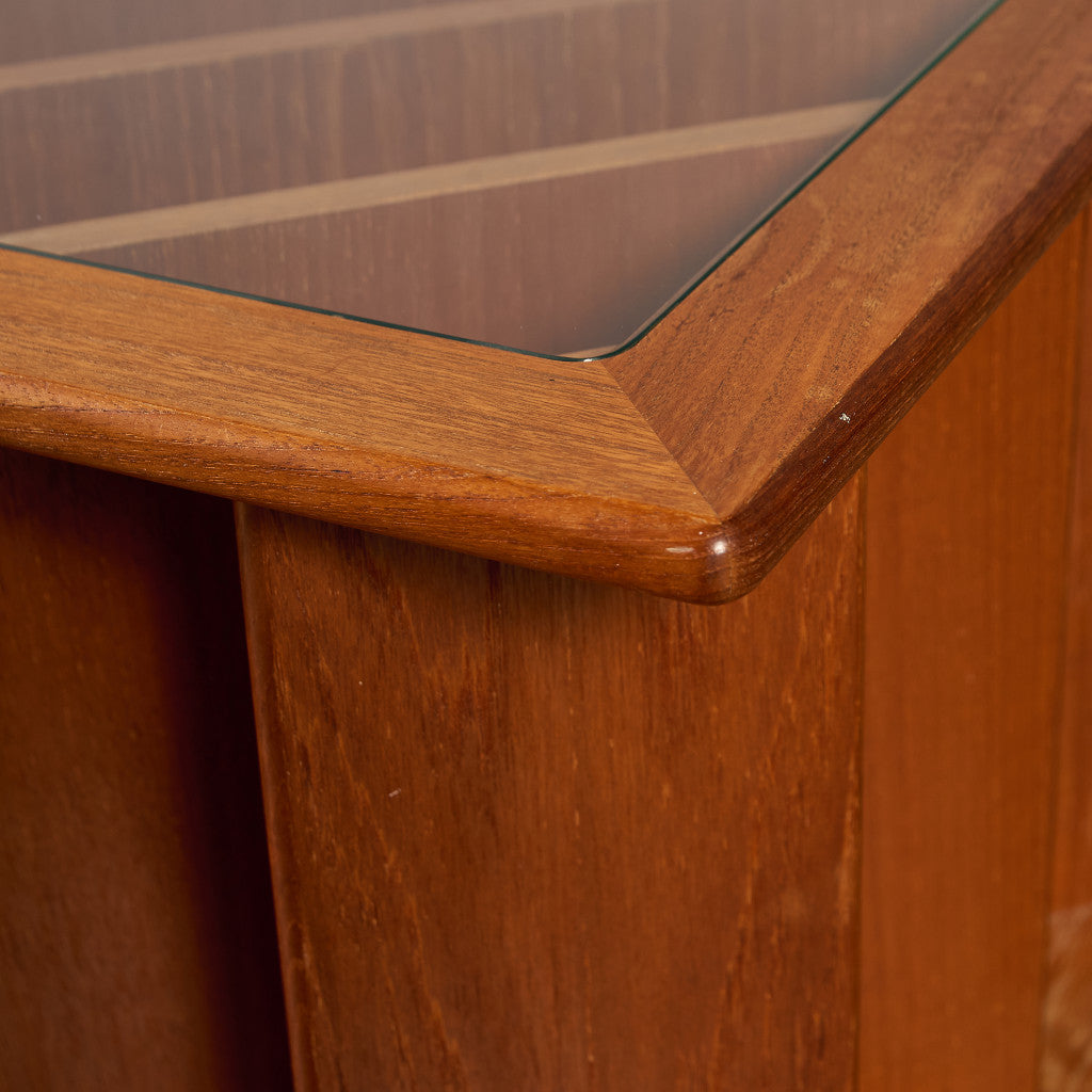 デンマーク ヴィンテージ マガジンラック付き コーヒーテーブル