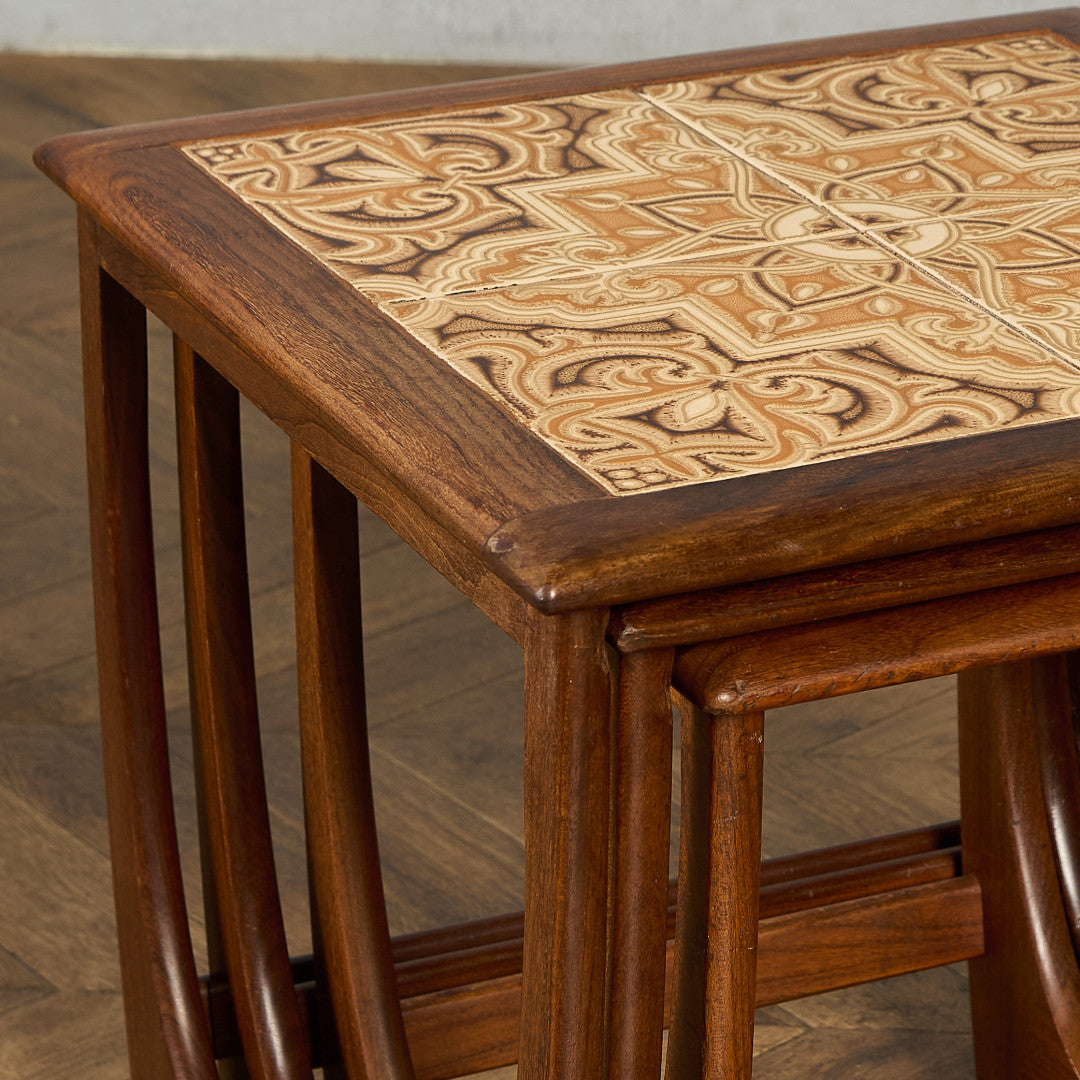 Astro ヴィンテージ タイルトップ ネストテーブル (3552D)