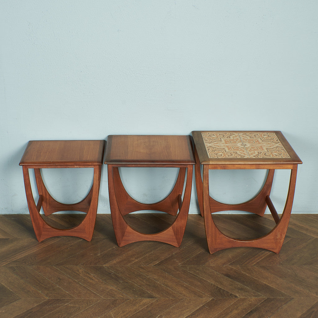 Astro セラミックタイルトップ ネストテーブル (3552D)