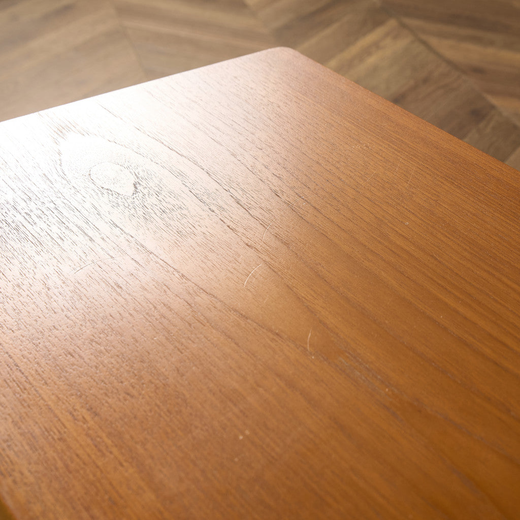 ネストテーブル