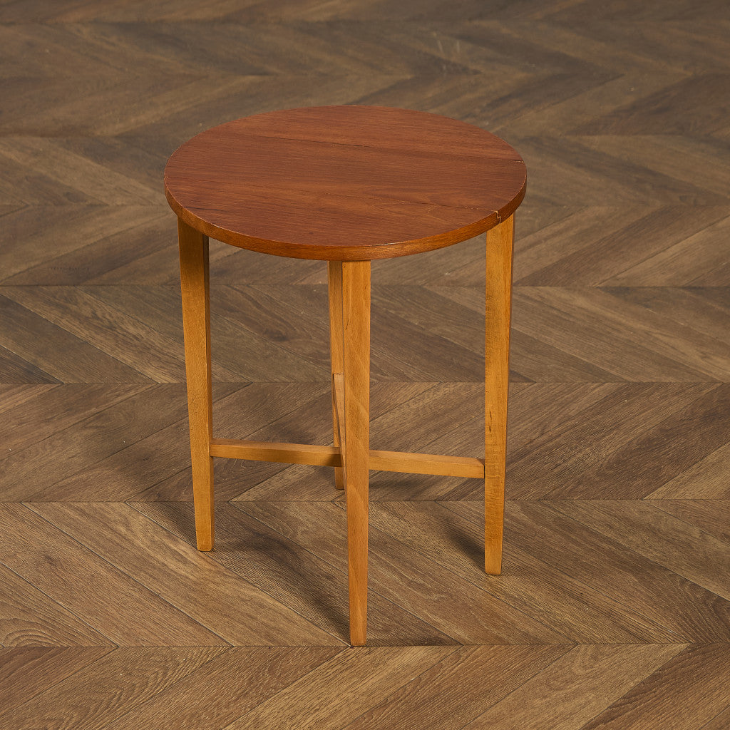 Novy Domov社 Poul Hundevad ネストテーブル