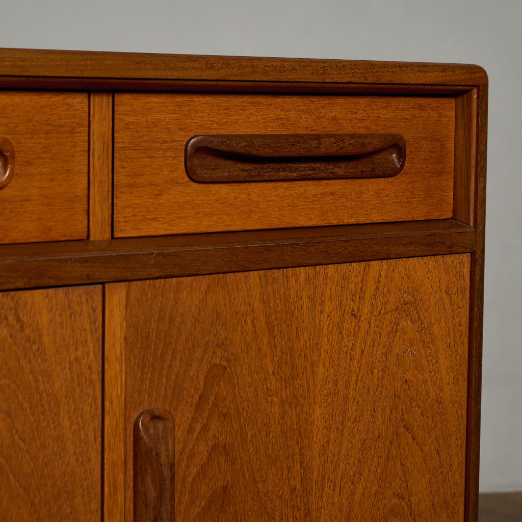 Fresco ヴィンテージ 脚付き サイドボード (4072)