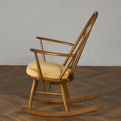 ヴィンテージ スワンバック ロッキングチェア ラウンド型メタルラベル