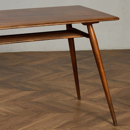 ブレックファストテーブル