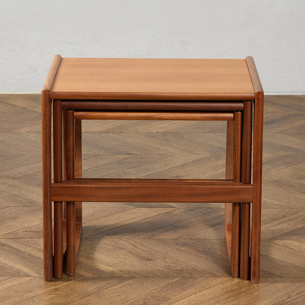 Quadrille ヴィンテージ ネストテーブル