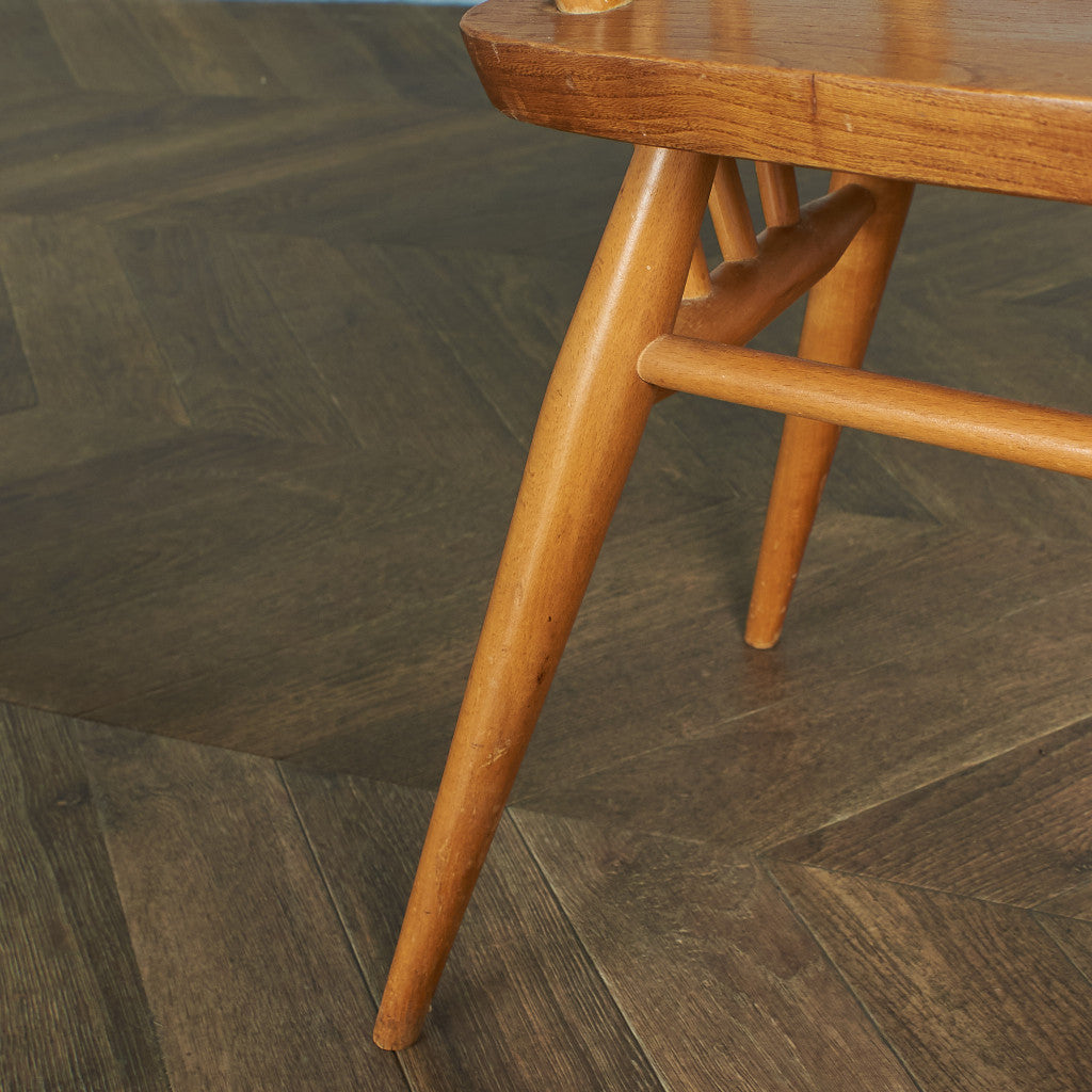 スティックバックチェア